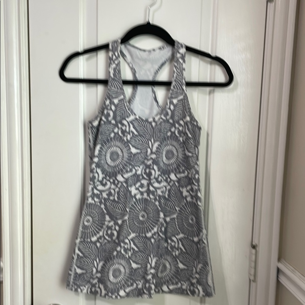 Lululemon Athletica Gray and White Fitted Sleeveless Tank